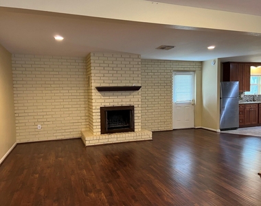 9619 Beverlyhill Street - Photo Thumbnail 6