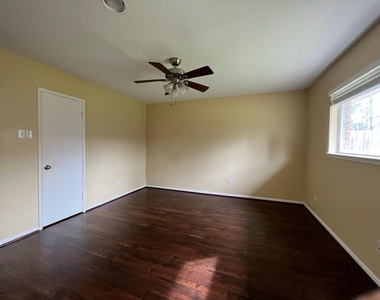 9619 Beverlyhill Street - Photo Thumbnail 10