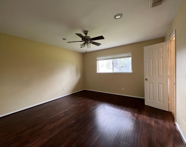 9619 Beverlyhill Street - Photo Thumbnail 9