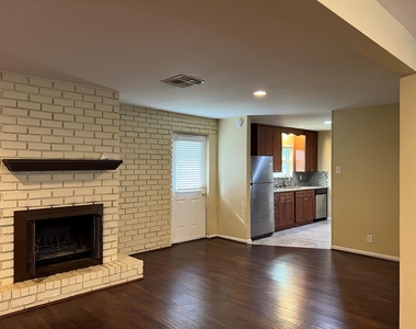9619 Beverlyhill Street - Photo Thumbnail 8
