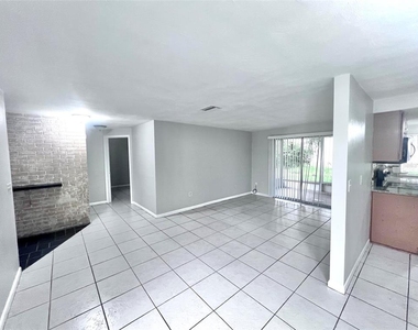7204 Isle Drive - Photo Thumbnail 12