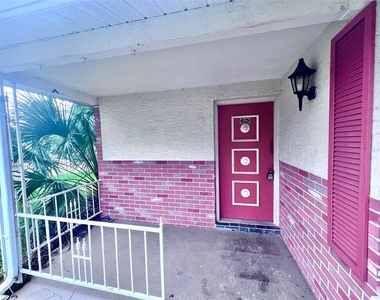 7204 Isle Drive - Photo Thumbnail 3