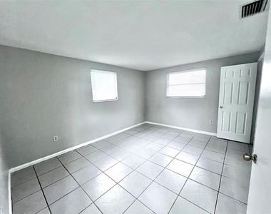 7204 Isle Drive - Photo Thumbnail 20