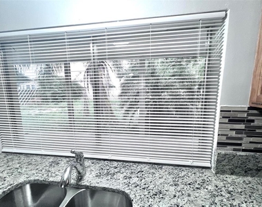 7204 Isle Drive - Photo Thumbnail 10