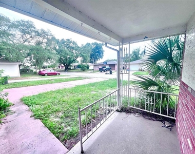 7204 Isle Drive - Photo Thumbnail 2
