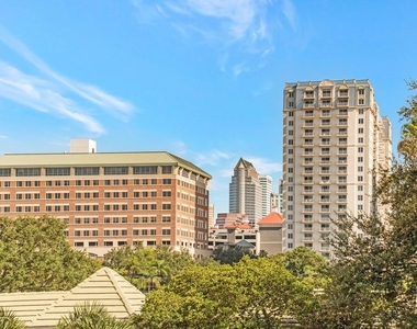 1002 S Harbour Island Boulevard - Photo Thumbnail 9