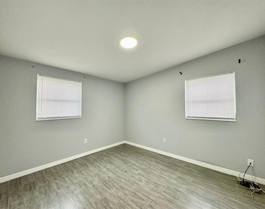6816 W Burke Street - Photo Thumbnail 16