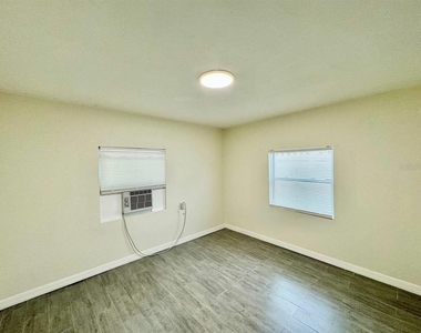 6816 W Burke Street - Photo Thumbnail 24