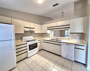 2150 Elm Street - Photo Thumbnail 5