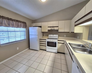 2150 Elm Street - Photo Thumbnail 4