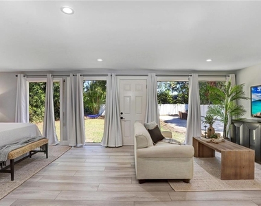 1960 Mckinley Street - Photo Thumbnail 15