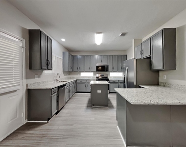 1622 Sandy Park Drive - Photo Thumbnail 5