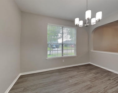 1622 Sandy Park Drive - Photo Thumbnail 7