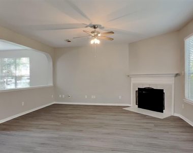 1622 Sandy Park Drive - Photo Thumbnail 3