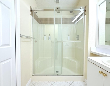 13748 Meade Court - Photo Thumbnail 21