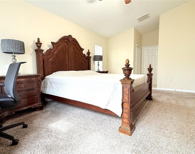 13748 Meade Court - Photo Thumbnail 16