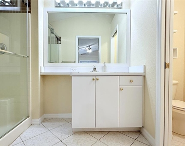 13748 Meade Court - Photo Thumbnail 20