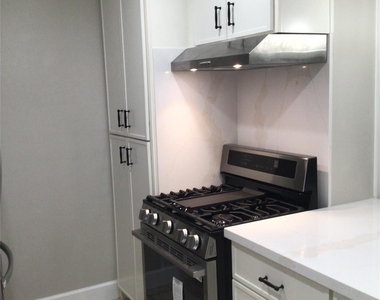 10531 Tilbrook Drive - Photo Thumbnail 7