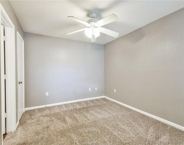 529 Southwest Parkway Parkway - Photo Thumbnail 21