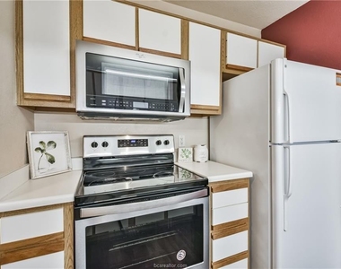 529 Southwest Parkway Parkway - Photo Thumbnail 19