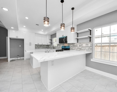 7010 Kernel Street - Photo Thumbnail 3