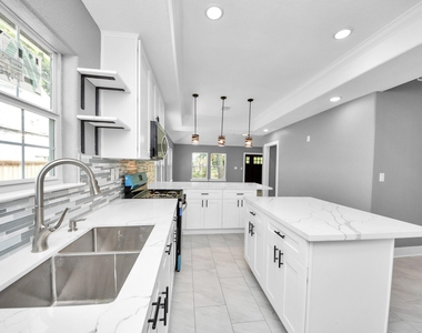 7010 Kernel Street - Photo Thumbnail 7