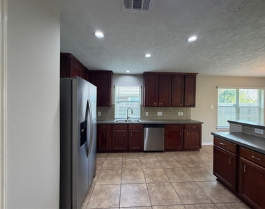 3715 Humble Drive - Photo Thumbnail 10