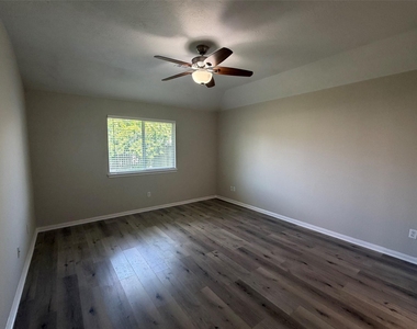 3715 Humble Drive - Photo Thumbnail 13