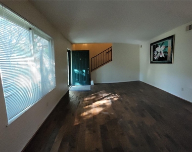 2139 Shiveley Circle - Photo Thumbnail 9