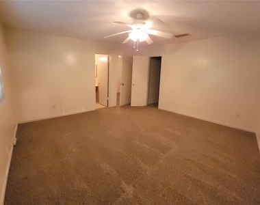 2139 Shiveley Circle - Photo Thumbnail 23