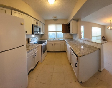 2139 Shiveley Circle - Photo Thumbnail 8