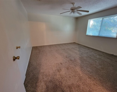 2139 Shiveley Circle - Photo Thumbnail 24