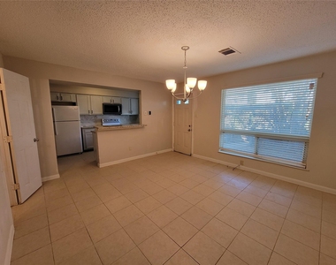 2139 Shiveley Circle - Photo Thumbnail 11