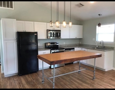 1200 Choctaw - Photo Thumbnail 10