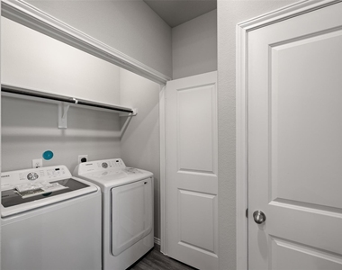16494 Piper Lane - Photo Thumbnail 7