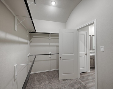 16494 Piper Lane - Photo Thumbnail 4