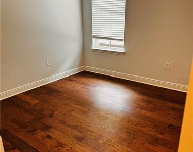 10120 Peebles Street - Photo Thumbnail 9