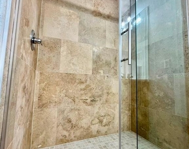 7713 Jailene Drive - Photo Thumbnail 15