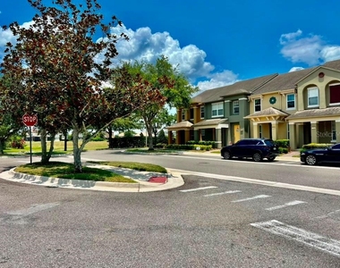 7713 Jailene Drive - Photo Thumbnail 3