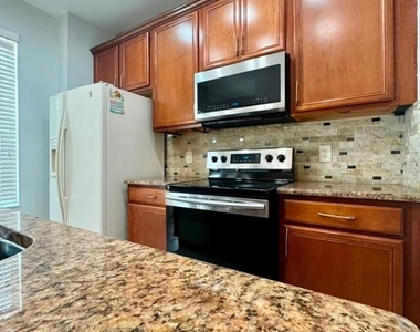 7713 Jailene Drive - Photo Thumbnail 6