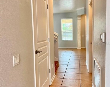 7713 Jailene Drive - Photo Thumbnail 9