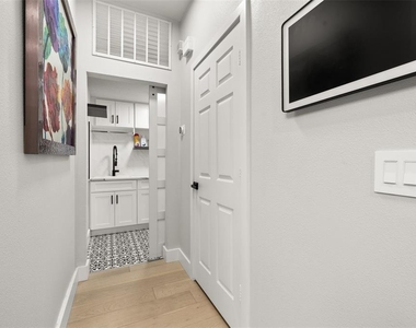 663 Charrice Place - Photo Thumbnail 18