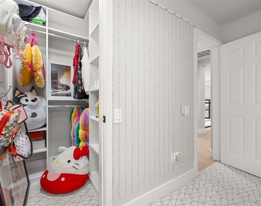 663 Charrice Place - Photo Thumbnail 33