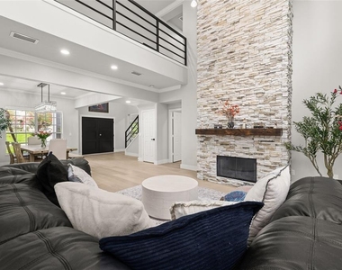 663 Charrice Place - Photo Thumbnail 9