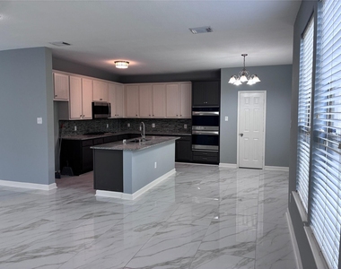 15402 Marlowe Grove Drive - Photo Thumbnail 9