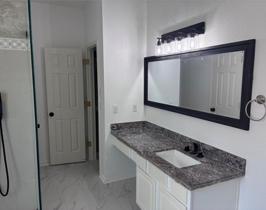 15402 Marlowe Grove Drive - Photo Thumbnail 6