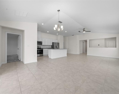 9061 Oscraft Drive - Photo Thumbnail 4