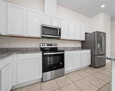 9061 Oscraft Drive - Photo Thumbnail 11