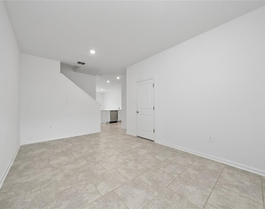 3295 Laurent Loop - Photo Thumbnail 5