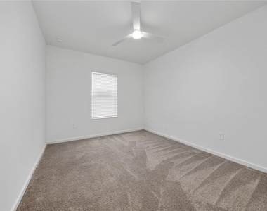 3295 Laurent Loop - Photo Thumbnail 20